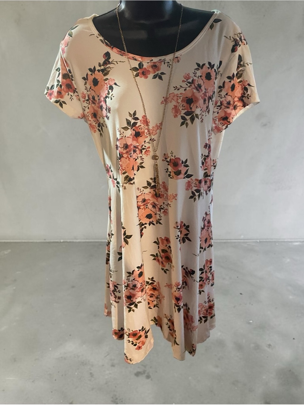 Bobbie Brooks Cream Floral Short-Sleeve Swing Tunic